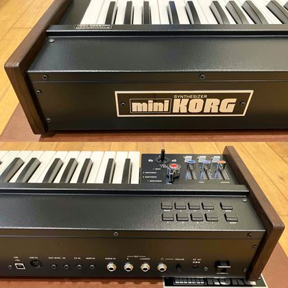 Korg-700FS with case - mint